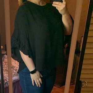 3/30 Suzy Shier Black Loose fit 3/4 ruffle sleeve blouse size Large